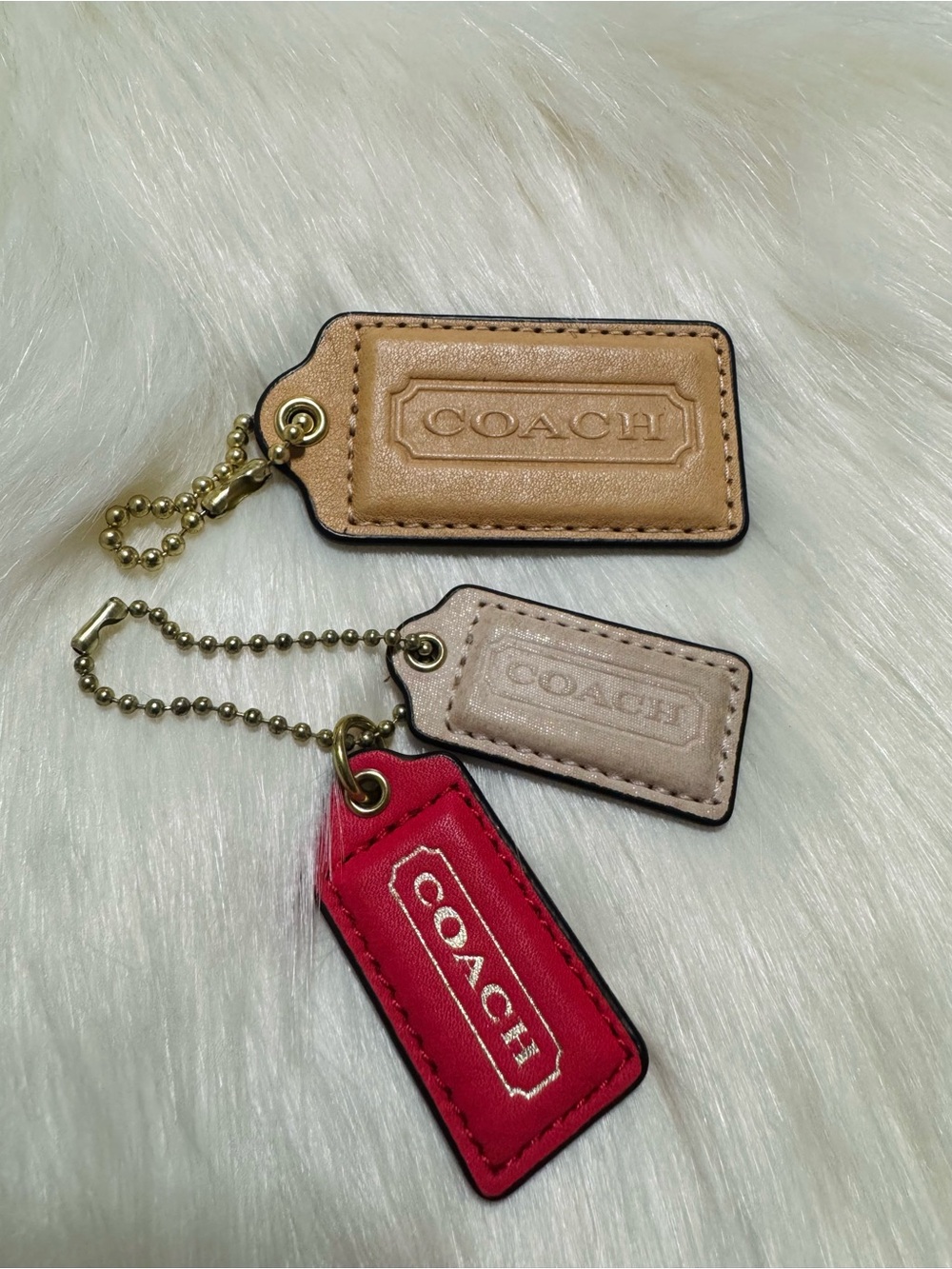 COACH Leather Tag Trio Keychain - Tan, Beige & Red.Beige 3’inch